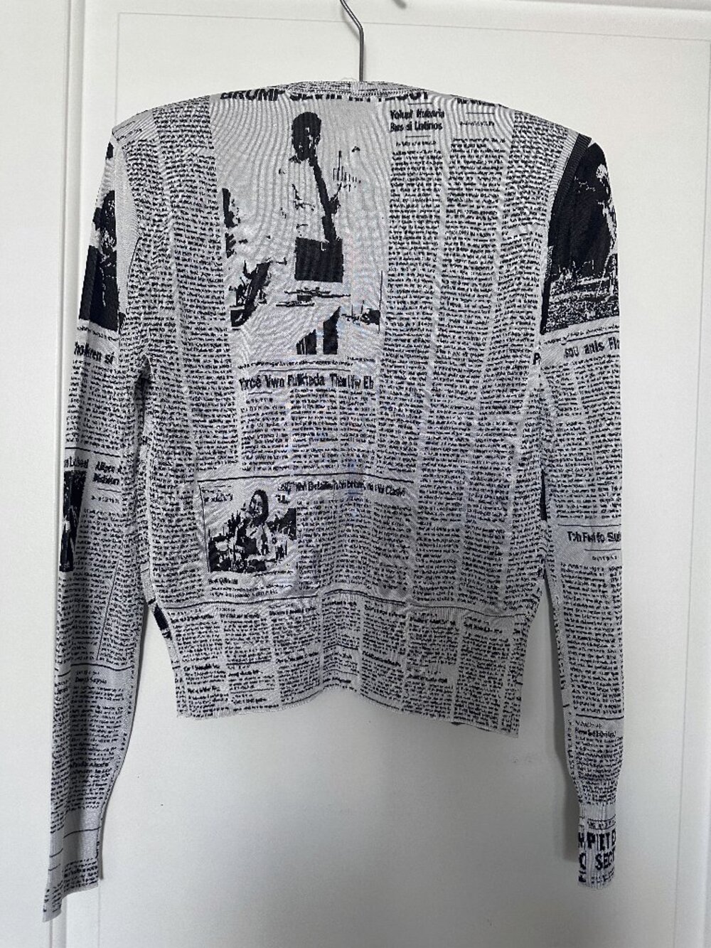 Balenciaga F/W 2017 Newspaper Print Cardigan - VERY RARE, Excellent Condition - Picture 4 of 6